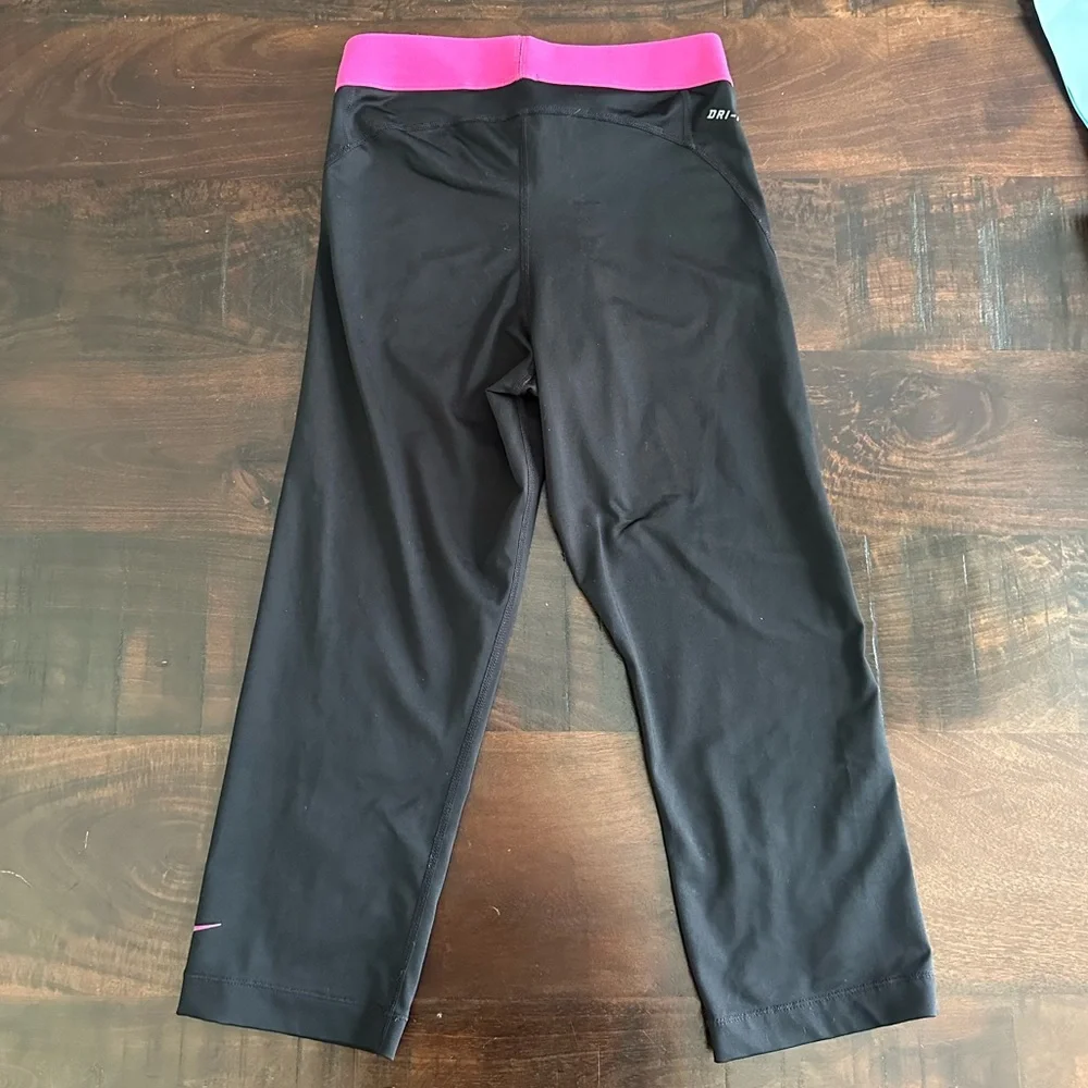 Nike Pro Capris - Picture 3 of 3
